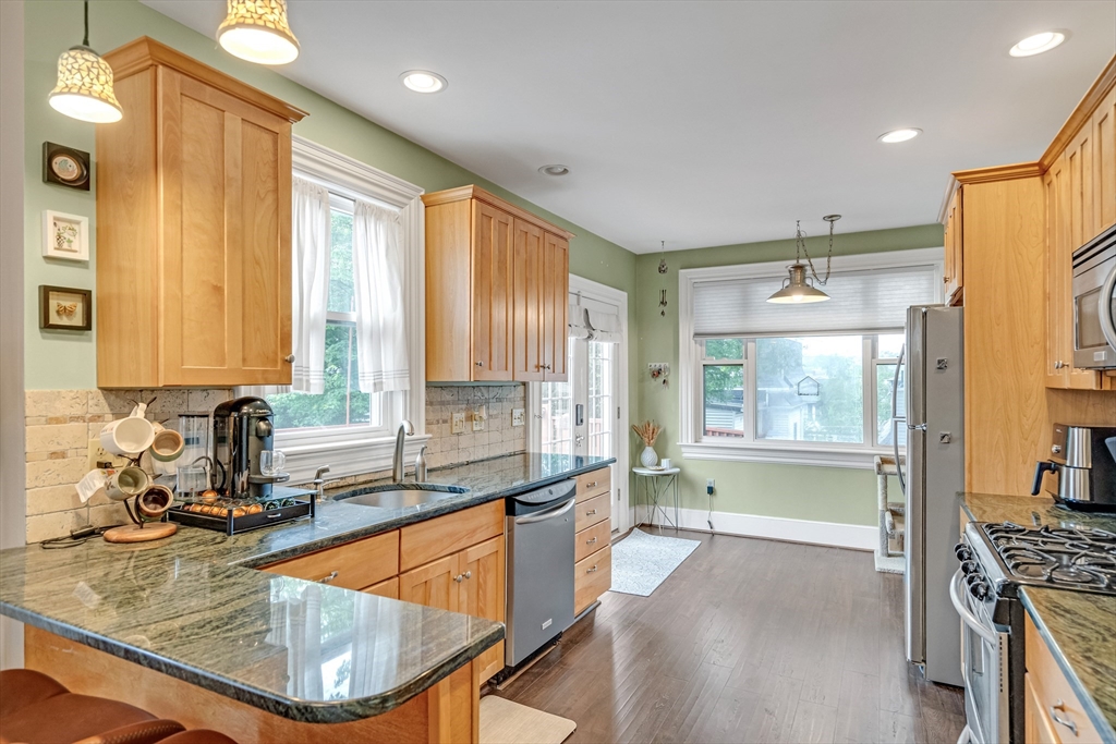 24 Pinckney St # 2