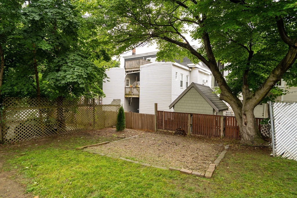 24 Pinckney St # 2
