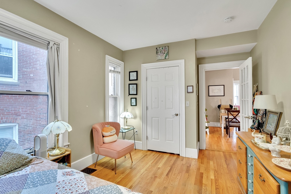 24 Pinckney St # 2