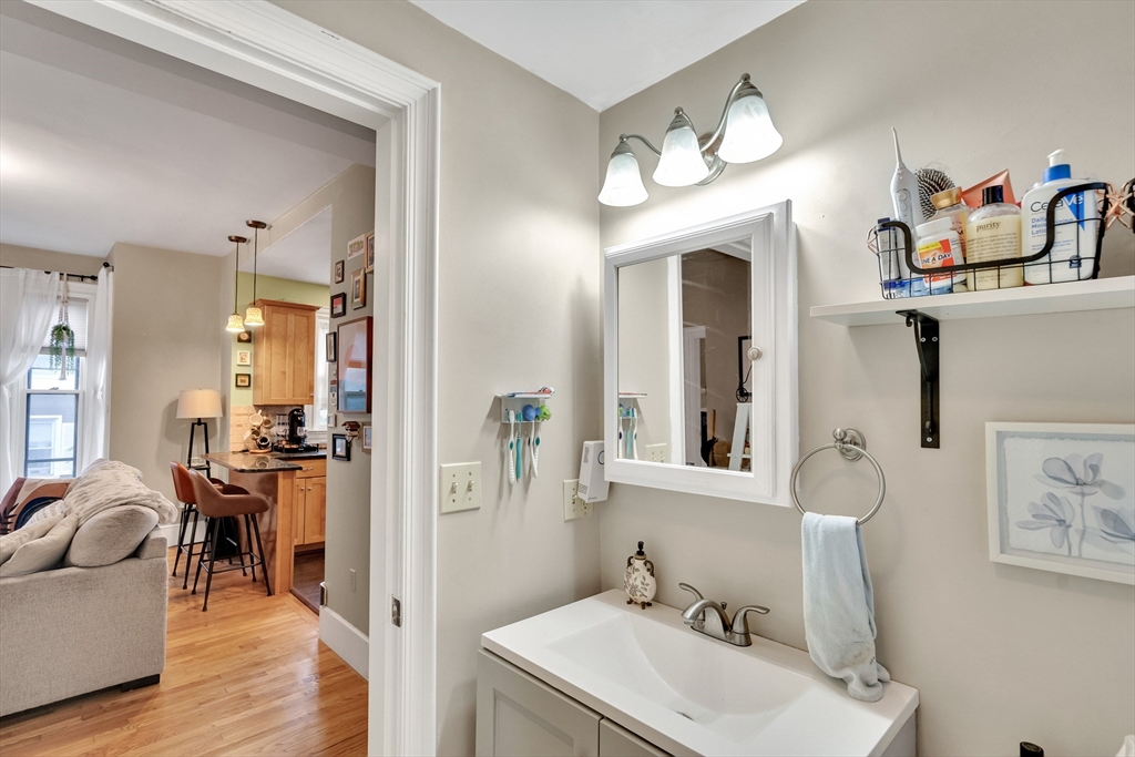 24 Pinckney St # 2