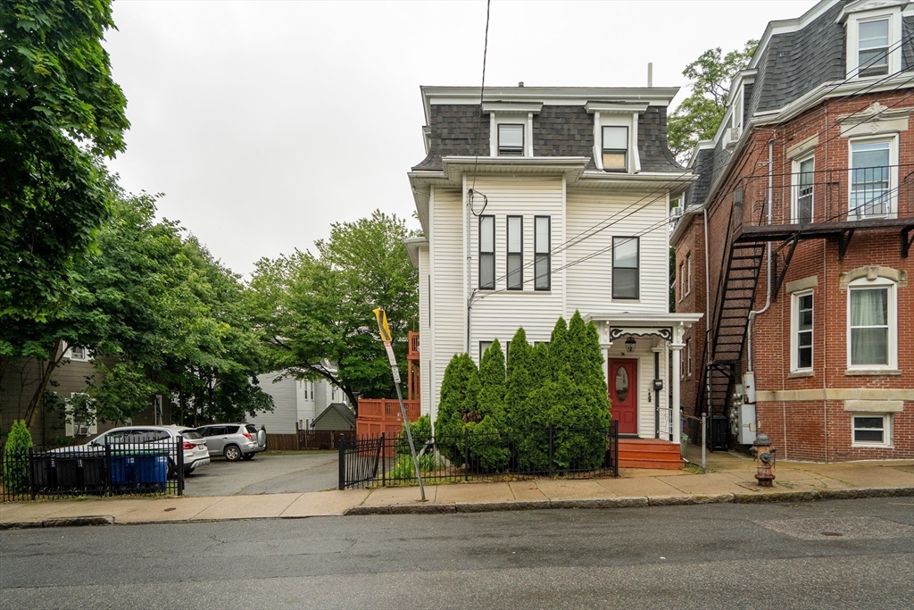 24 Pinckney St # 2