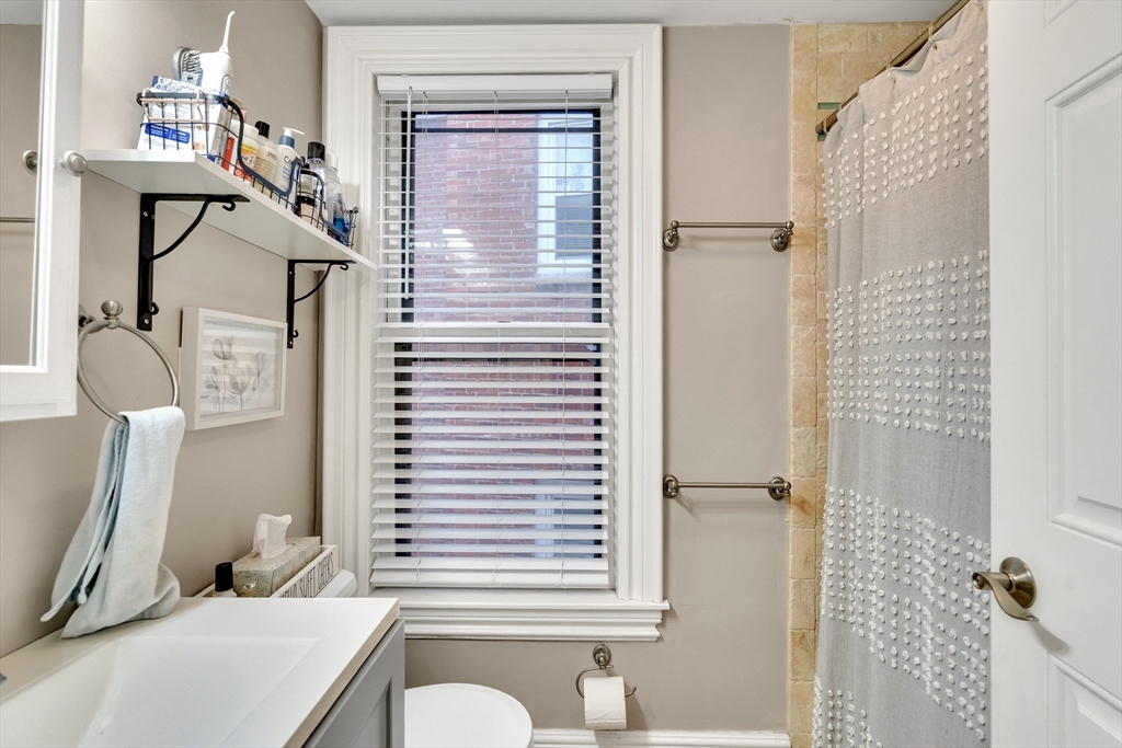24 Pinckney St # 2
