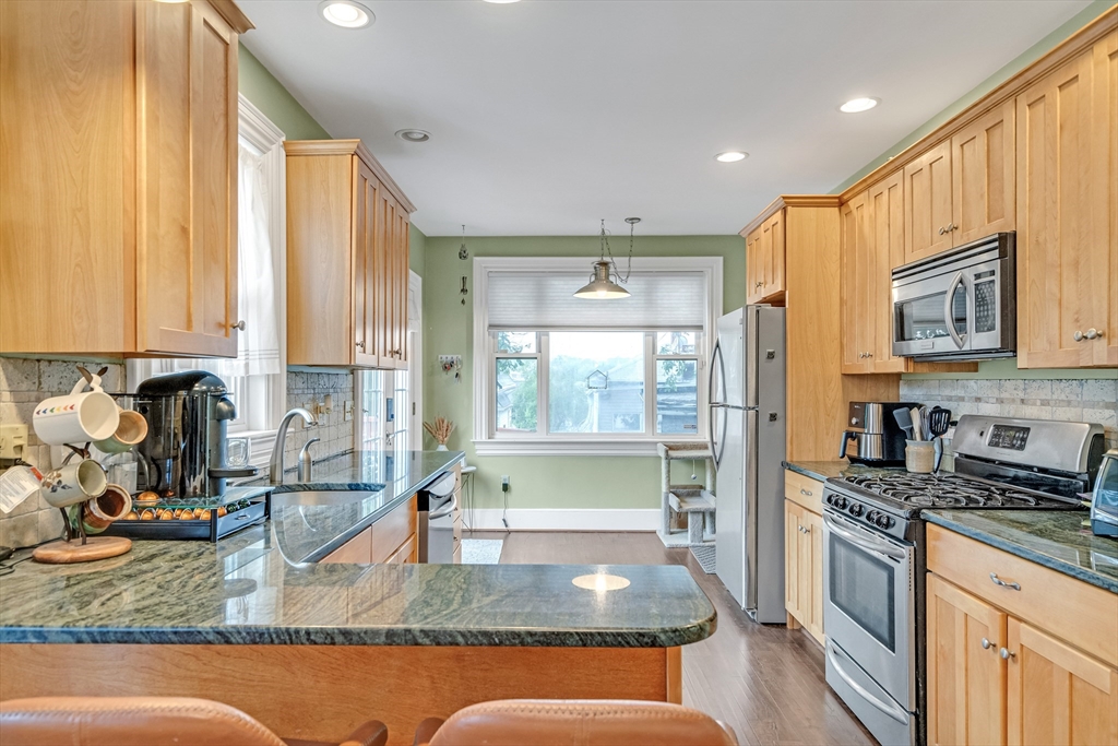 24 Pinckney St # 2