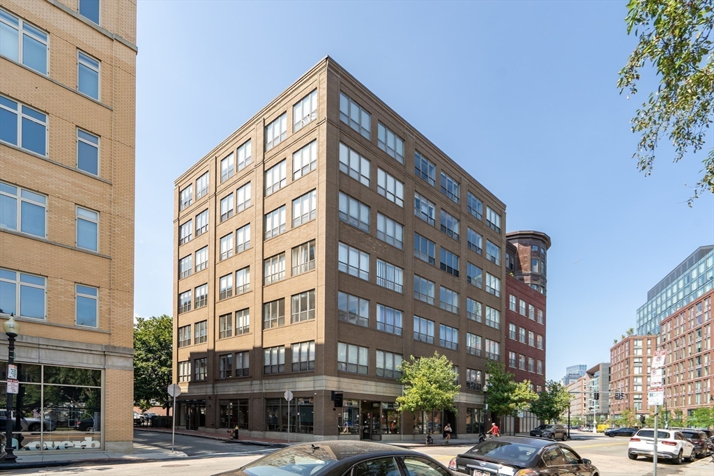 40 Fay St # 704