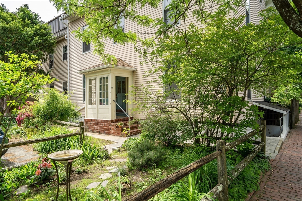 10 Shepard St # 2