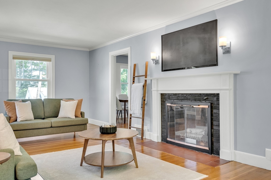 16 Roundwood Rd