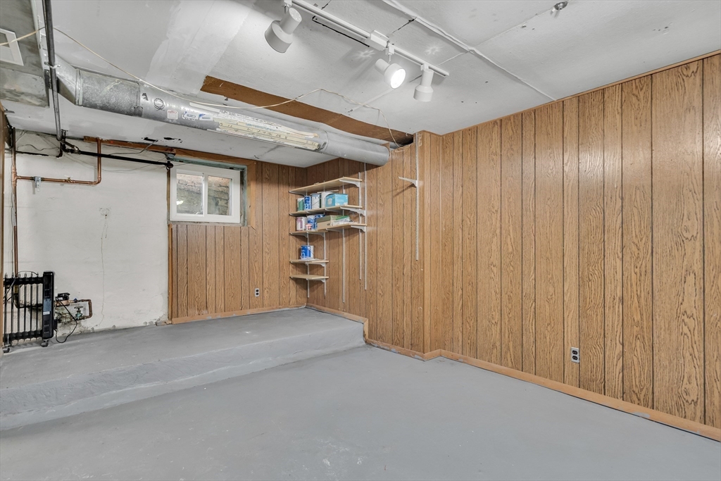 16 Roundwood Rd