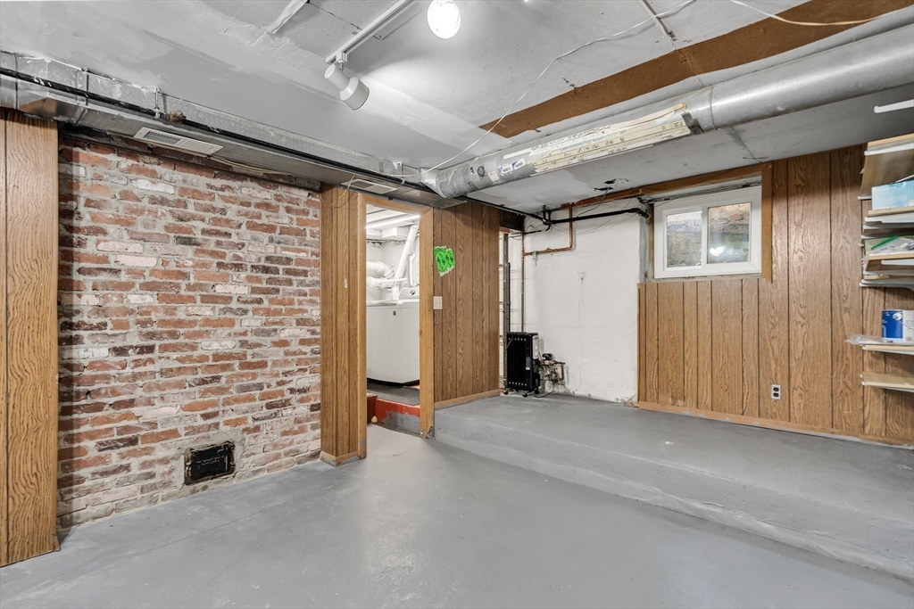 16 Roundwood Rd