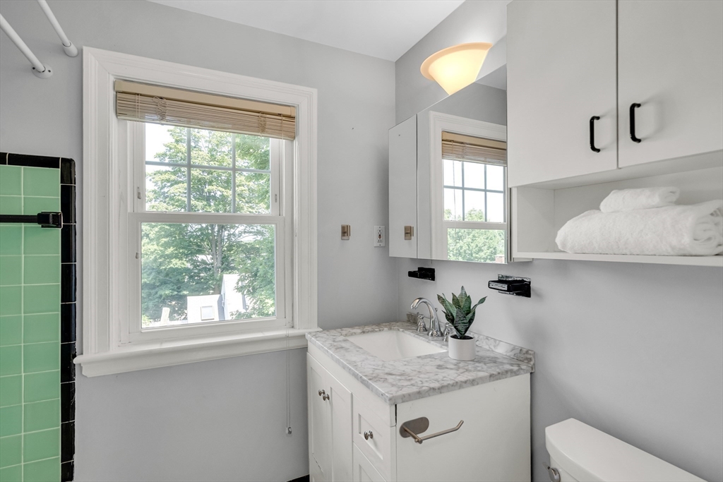 16 Roundwood Rd