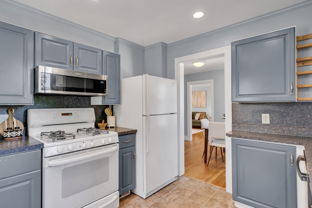 16 Roundwood Rd