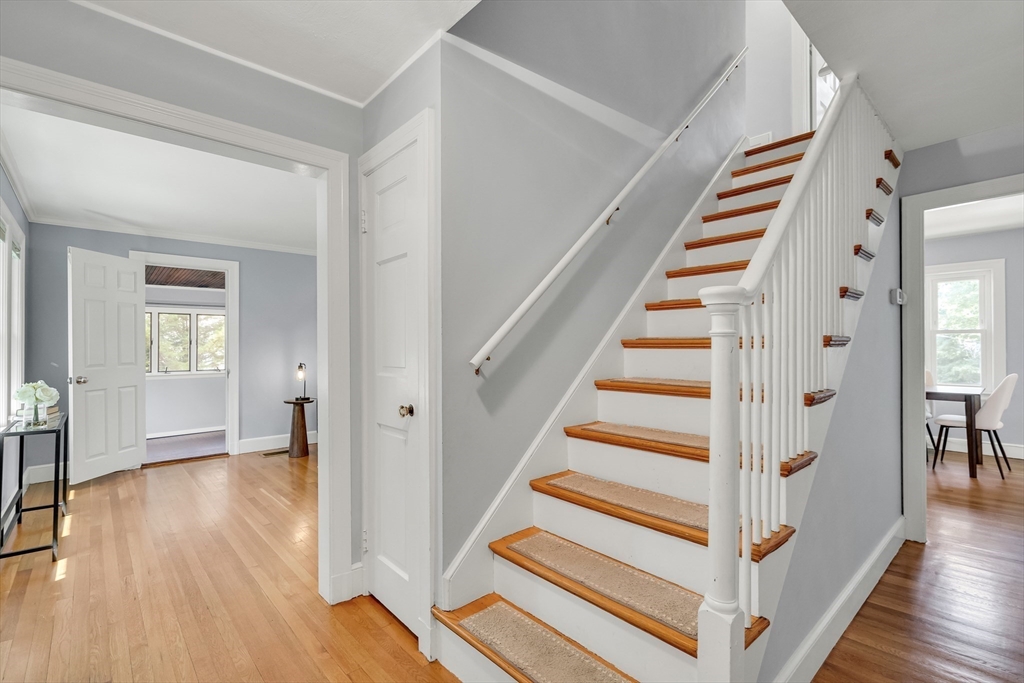 16 Roundwood Rd