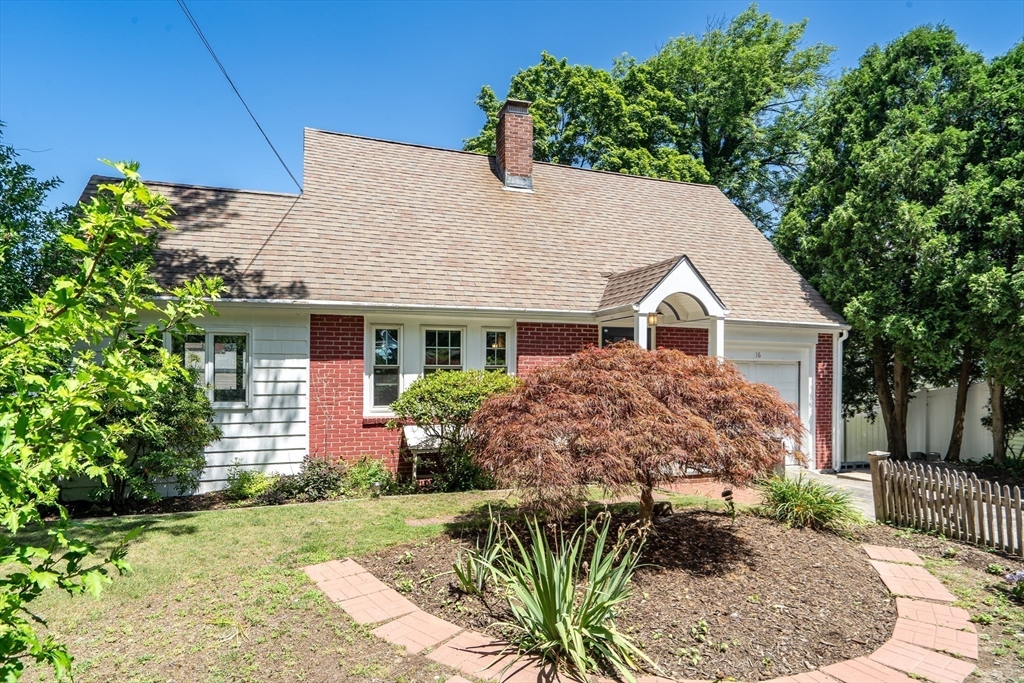 16 Roundwood Rd