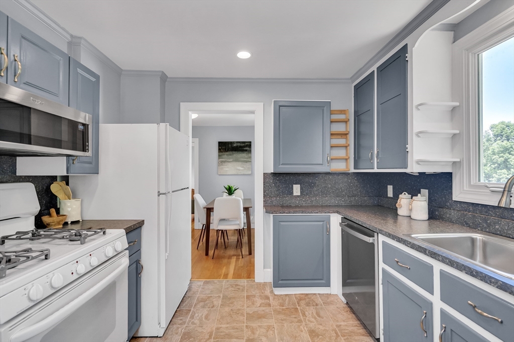 16 Roundwood Rd