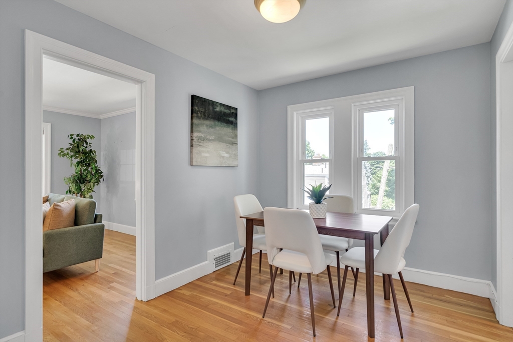 16 Roundwood Rd