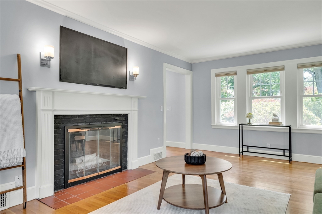 16 Roundwood Rd