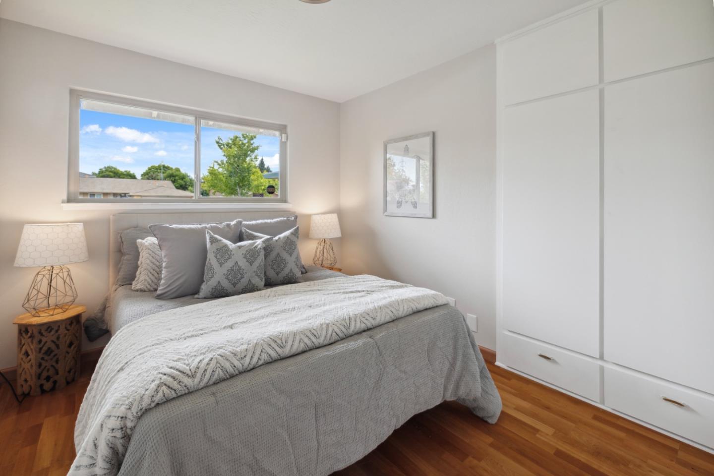 1327 Bellingham DR