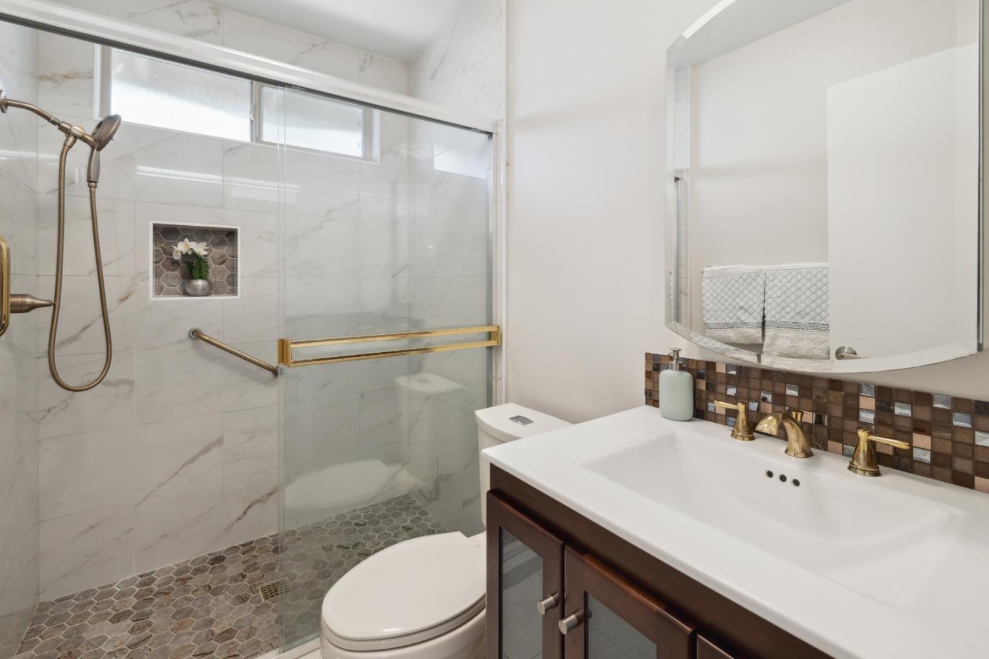 1327 Bellingham DR