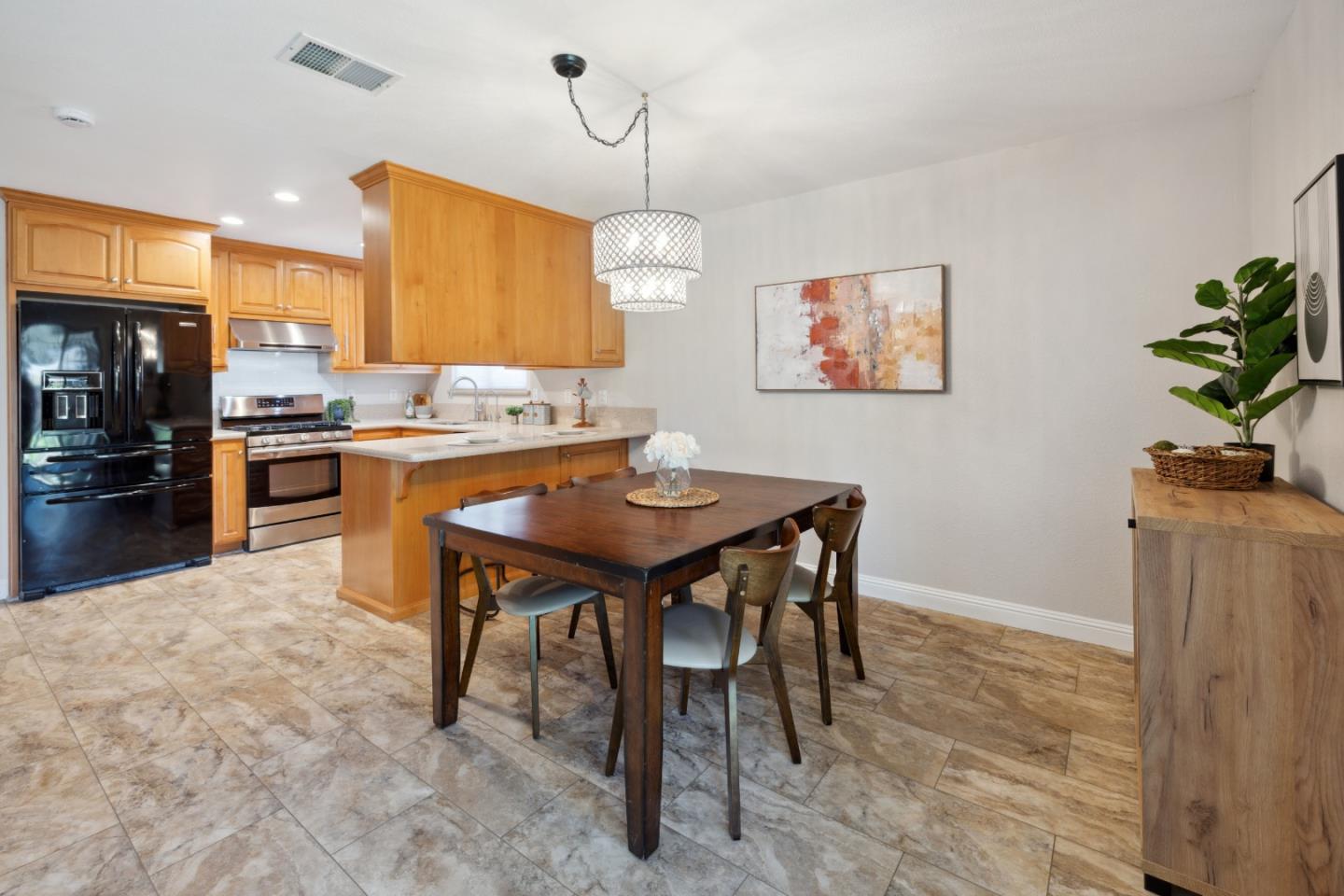 1327 Bellingham DR