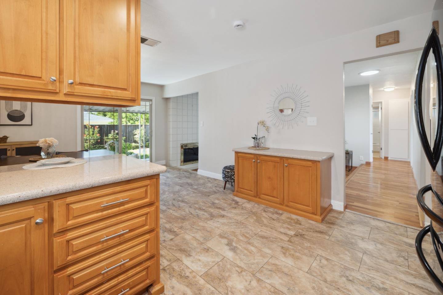1327 Bellingham DR