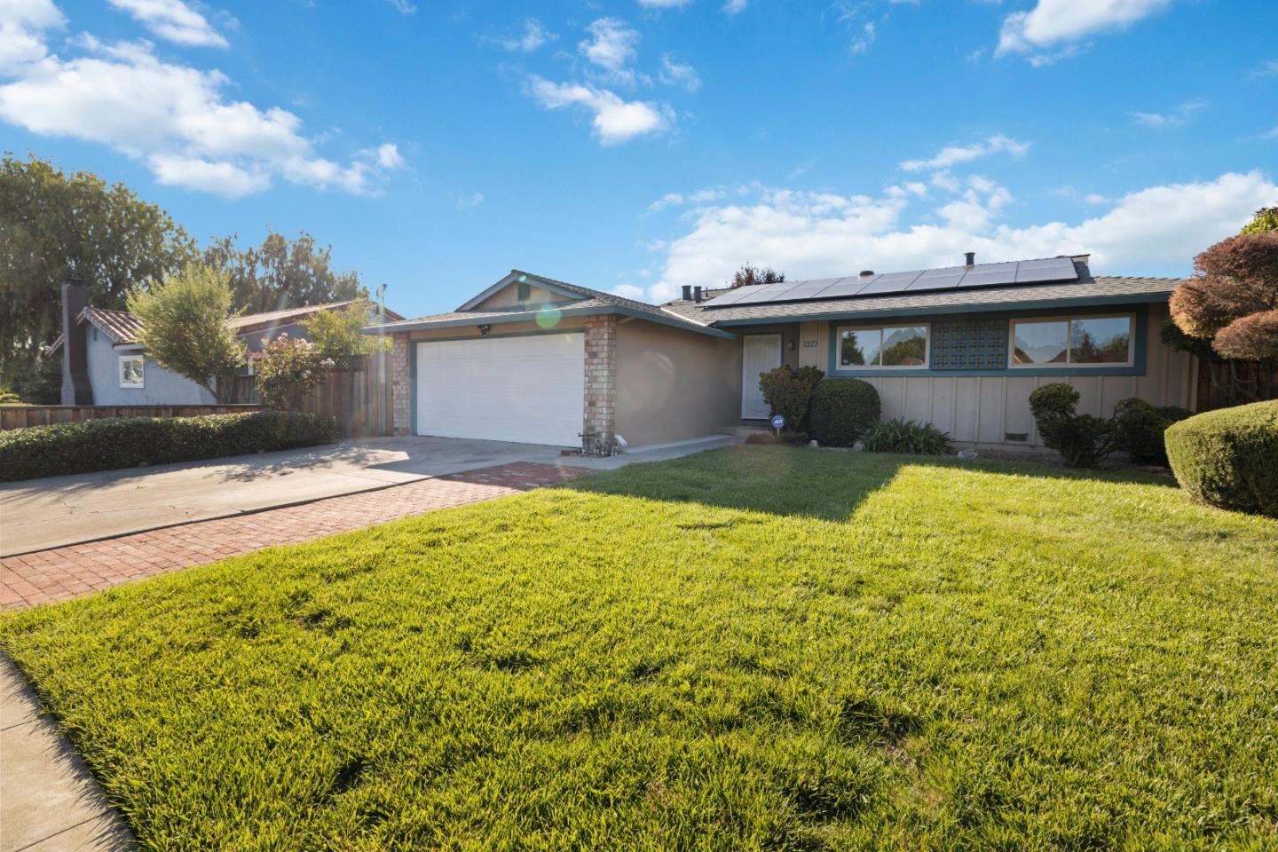 1327 Bellingham DR