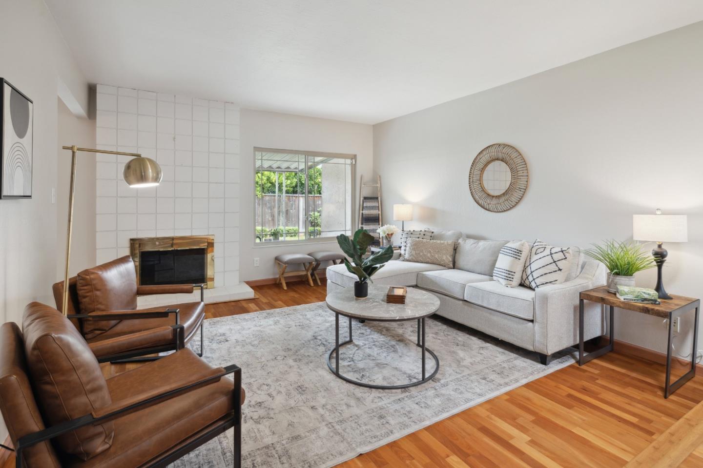 1327 Bellingham DR