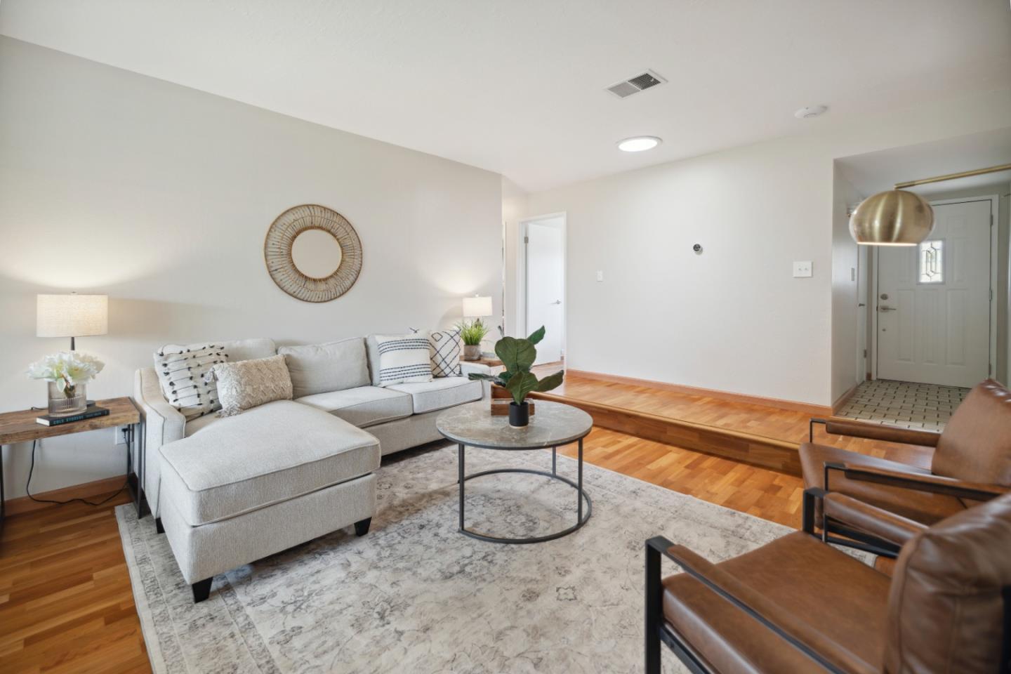 1327 Bellingham DR
