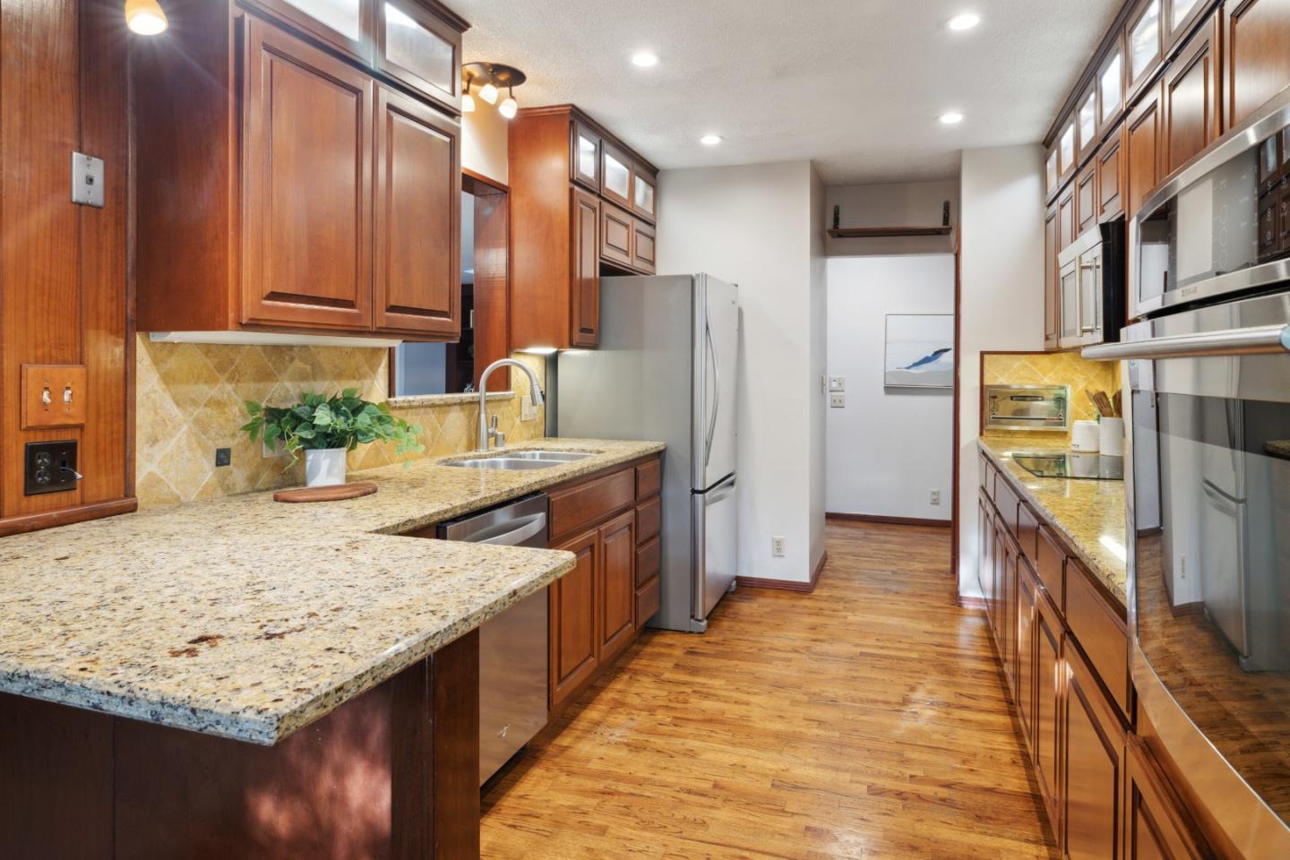 140 Riverview DR
