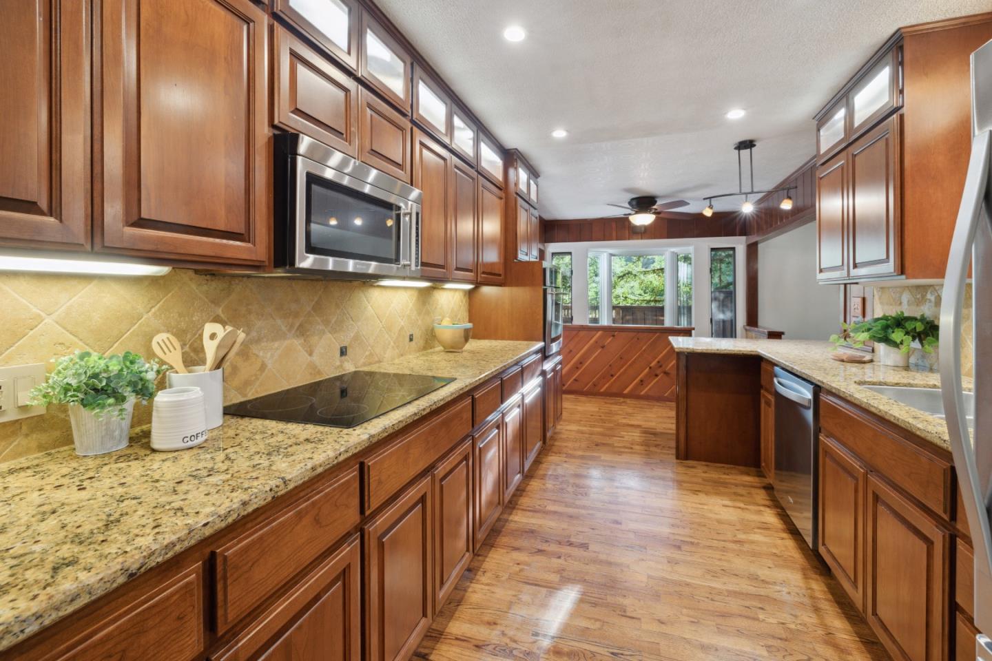 140 Riverview DR