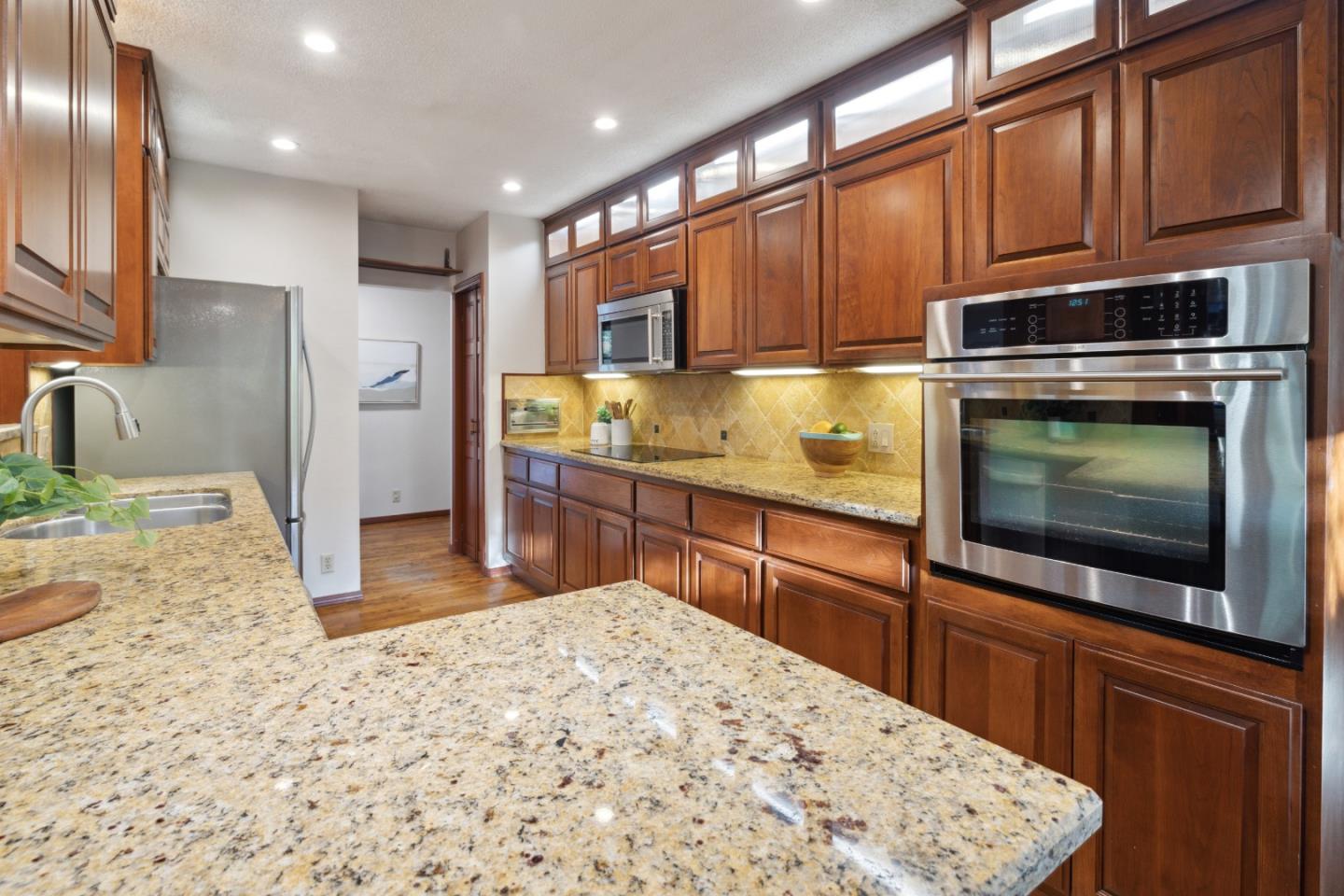 140 Riverview DR