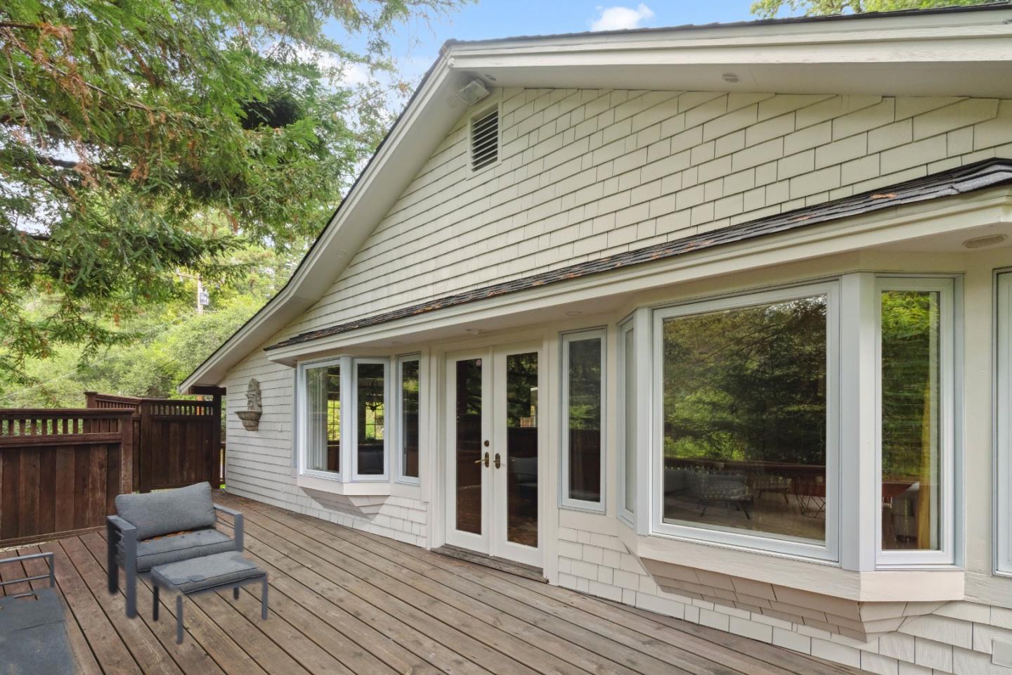 140 Riverview DR