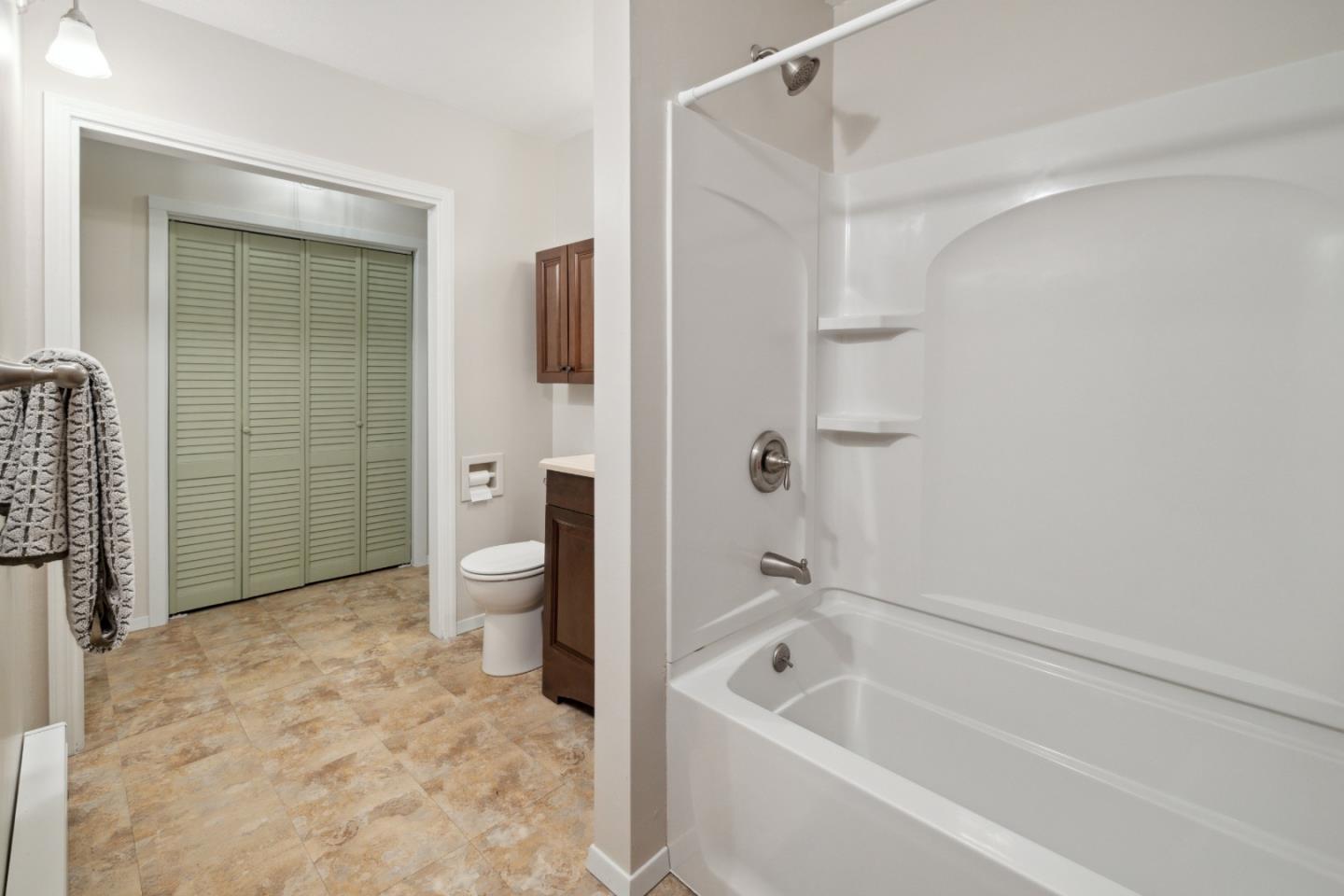140 Riverview DR