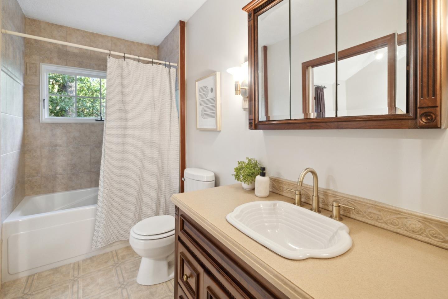 140 Riverview DR