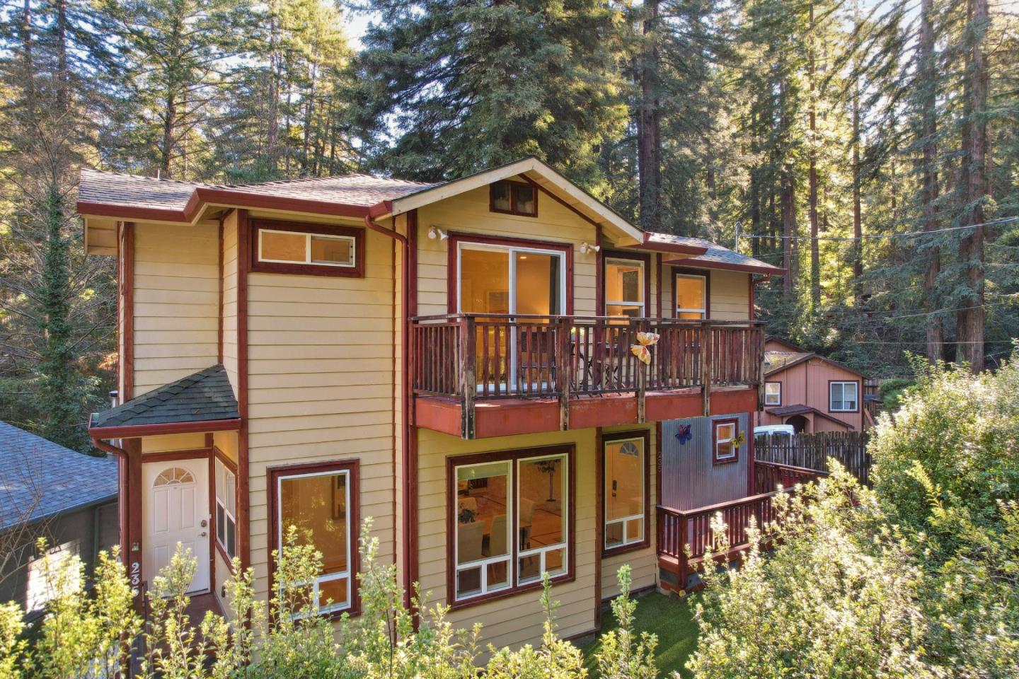 235 Reynolds DR