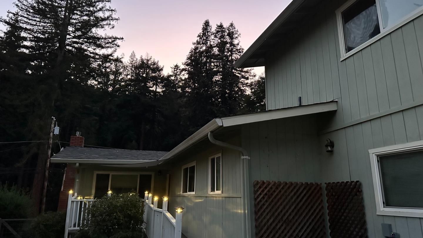 109 Garden LN