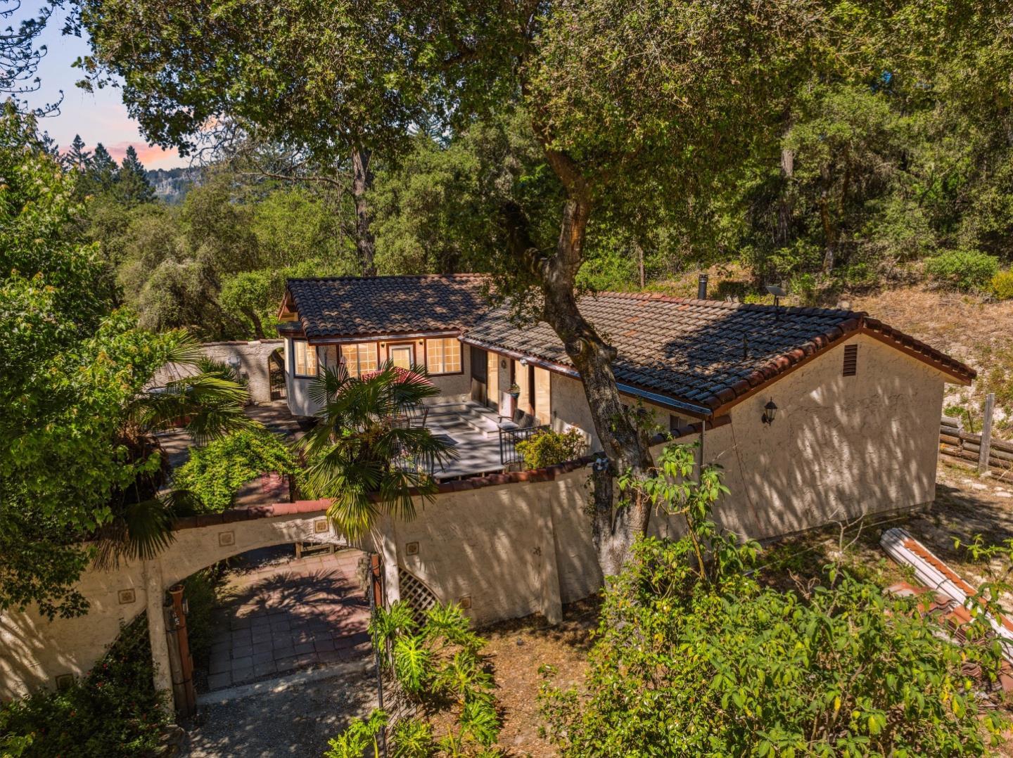 355 Santa Cruz Street