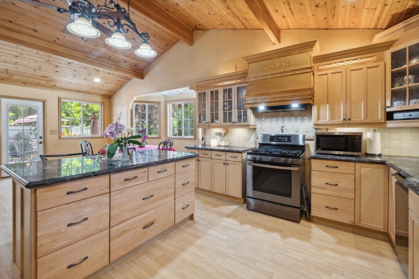 355 Santa Cruz Street