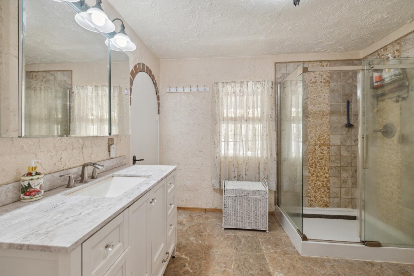 355 Santa Cruz Street