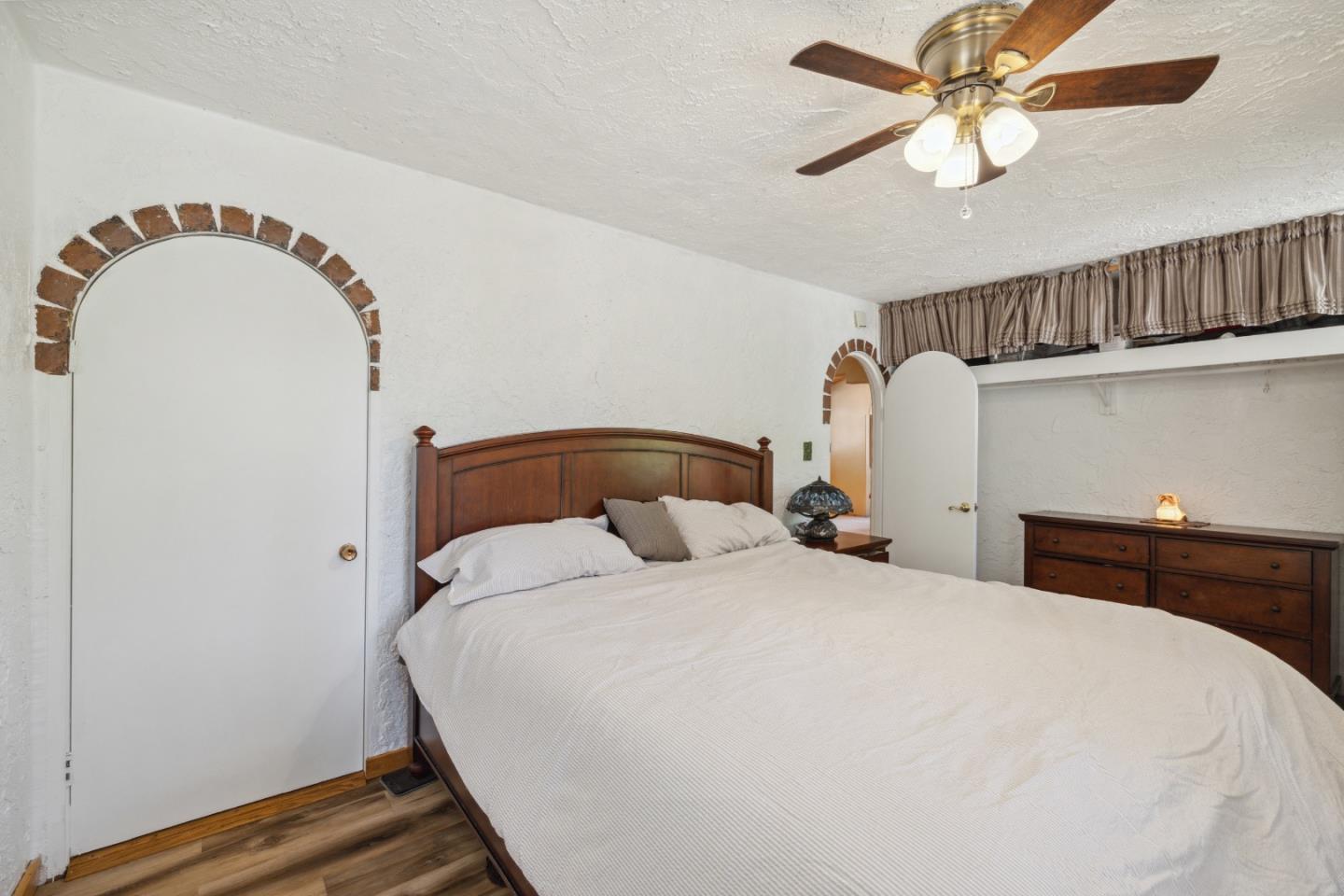 355 Santa Cruz Street