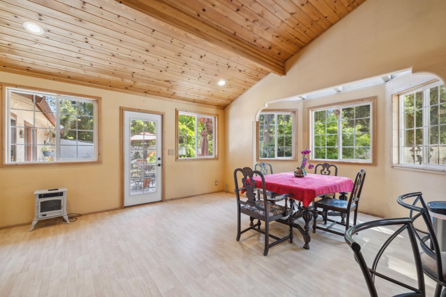 355 Santa Cruz Street