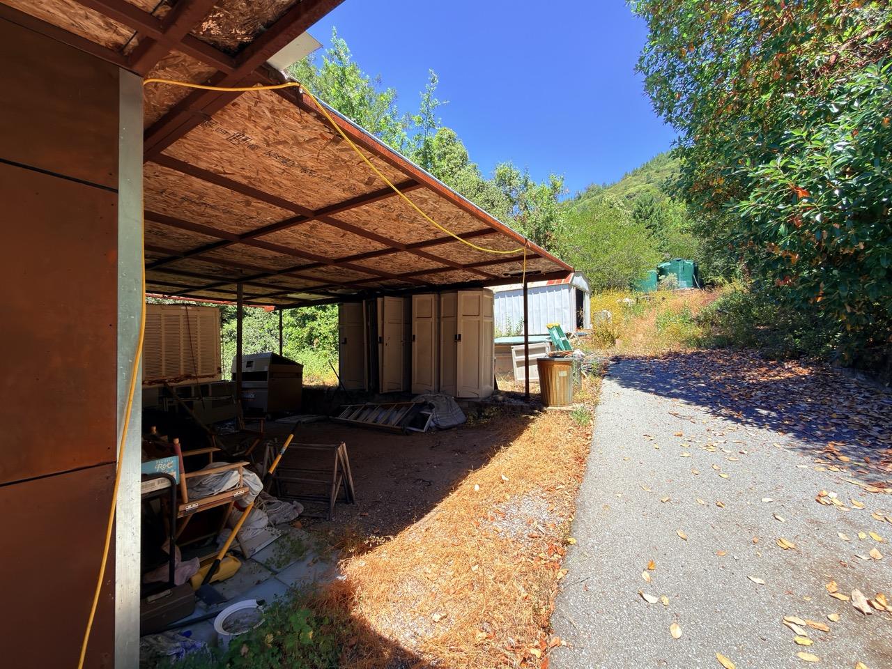 2033 Eureka Canyon RD