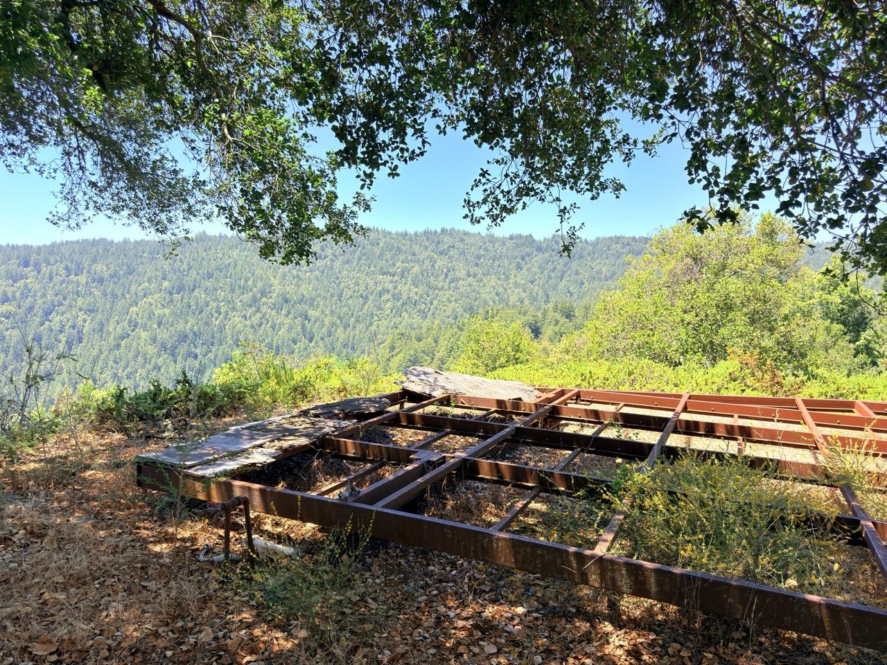 2033 Eureka Canyon RD