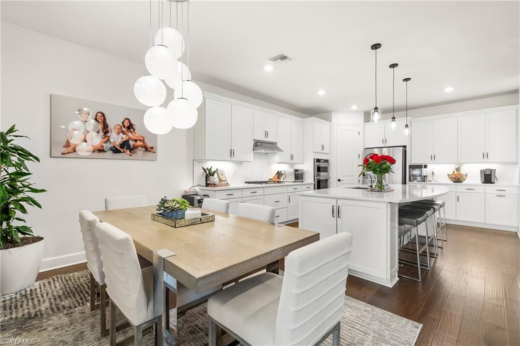 16264 Laurel Oak LN