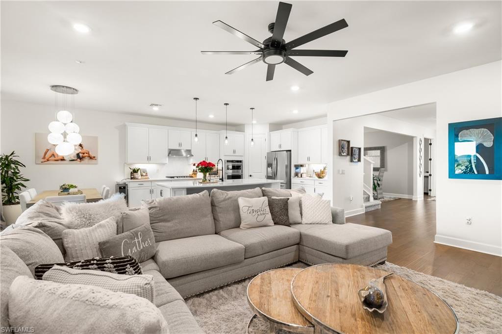 16264 Laurel Oak LN