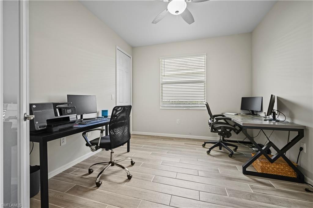 15895 Leaning Pine LN