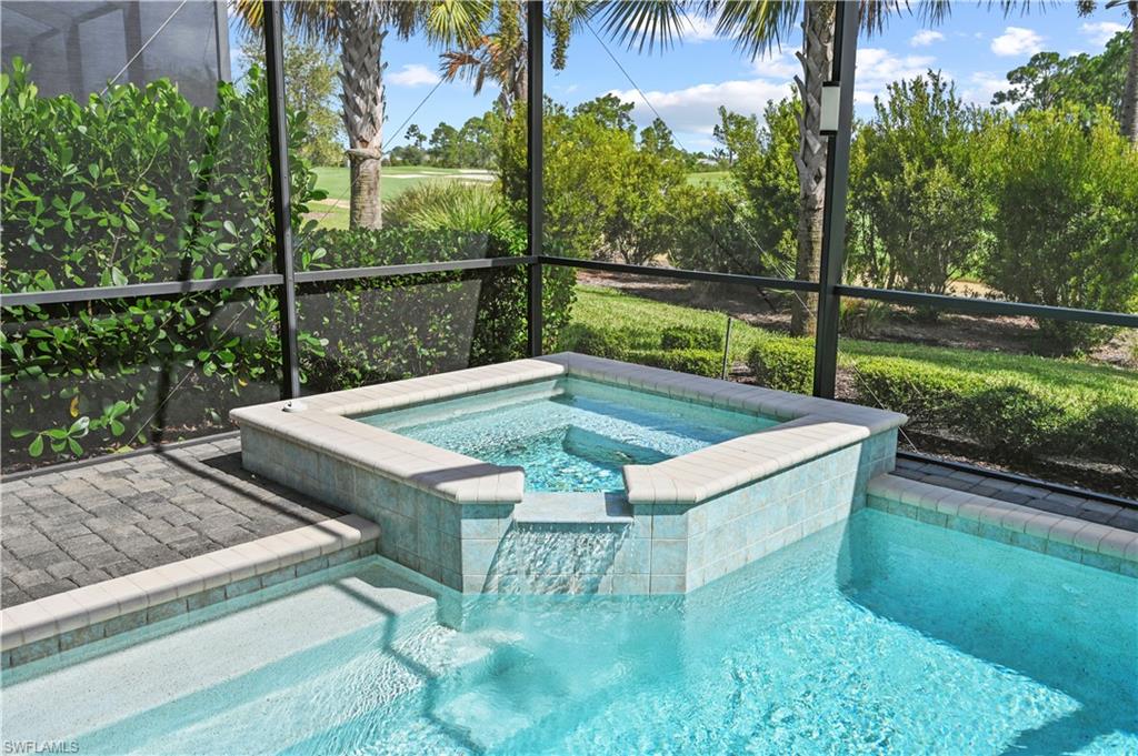 15895 Leaning Pine LN