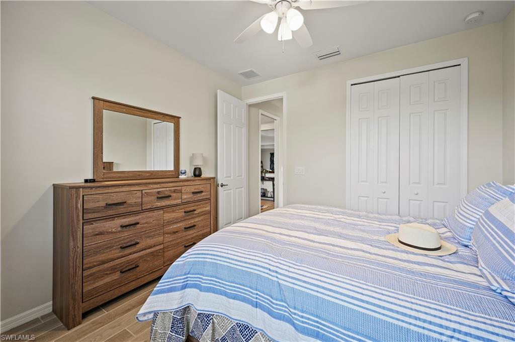 15895 Leaning Pine LN