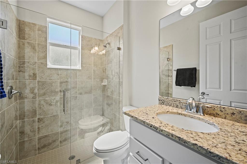 15895 Leaning Pine LN