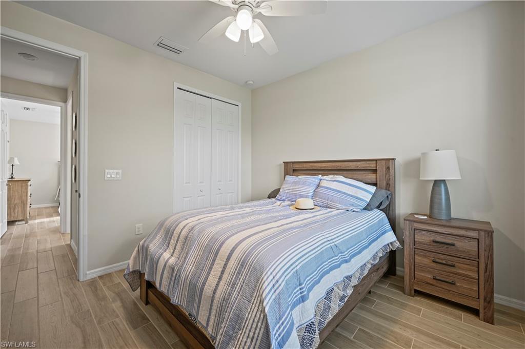 15895 Leaning Pine LN