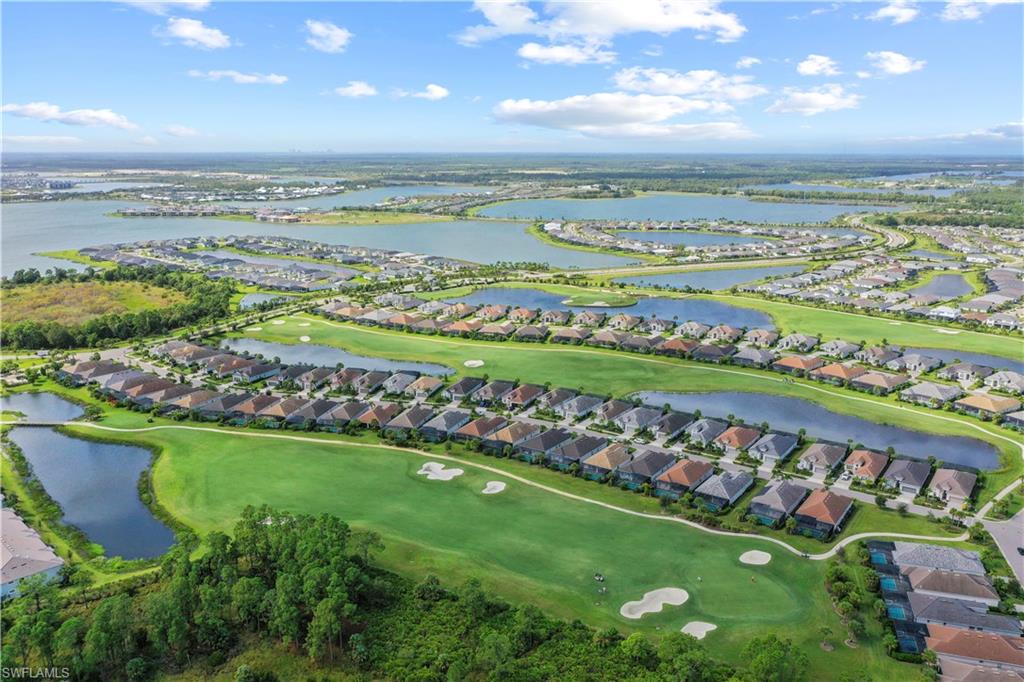 15895 Leaning Pine LN