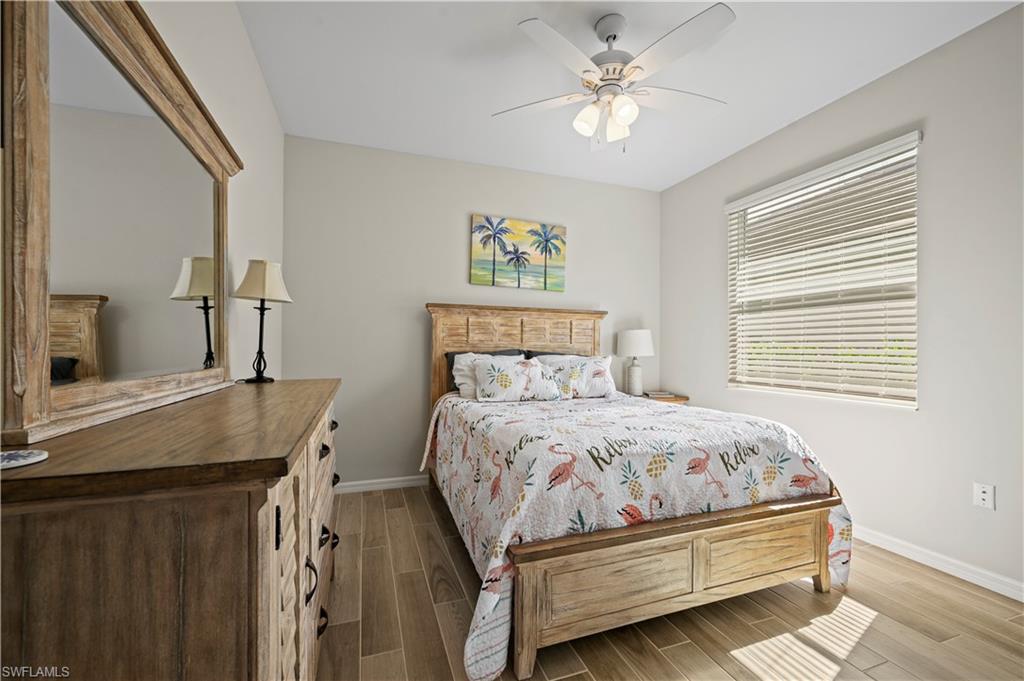 15895 Leaning Pine LN